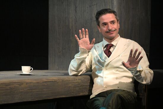 Russia Theatre Duel