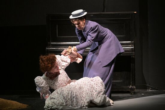 Russia Theatre Duel