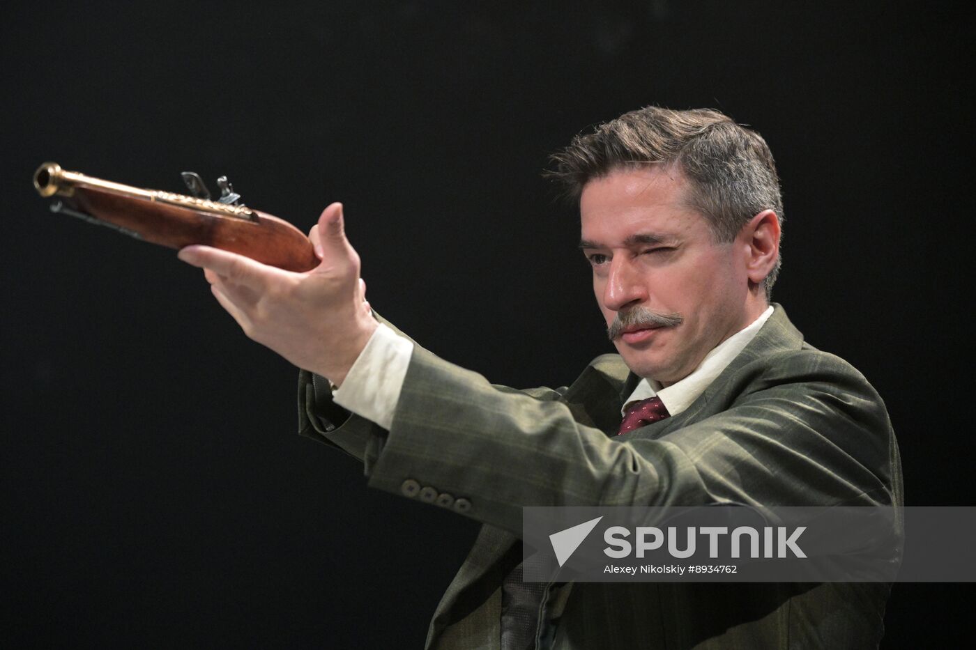 Russia Theatre Duel