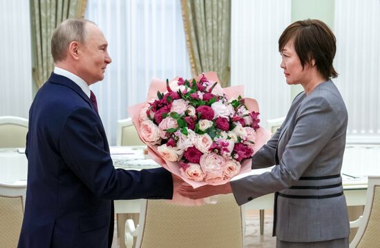 Russia Putin Former Japanese PM Widow