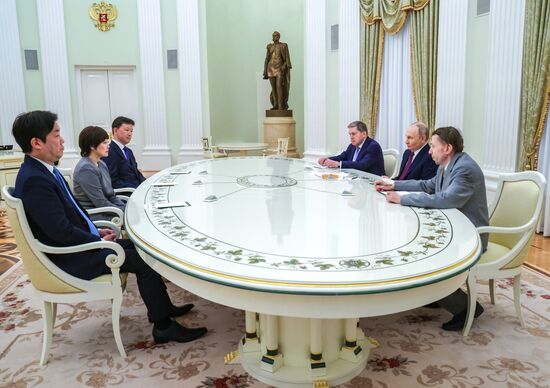 Russia Putin Former Japanese PM Widow