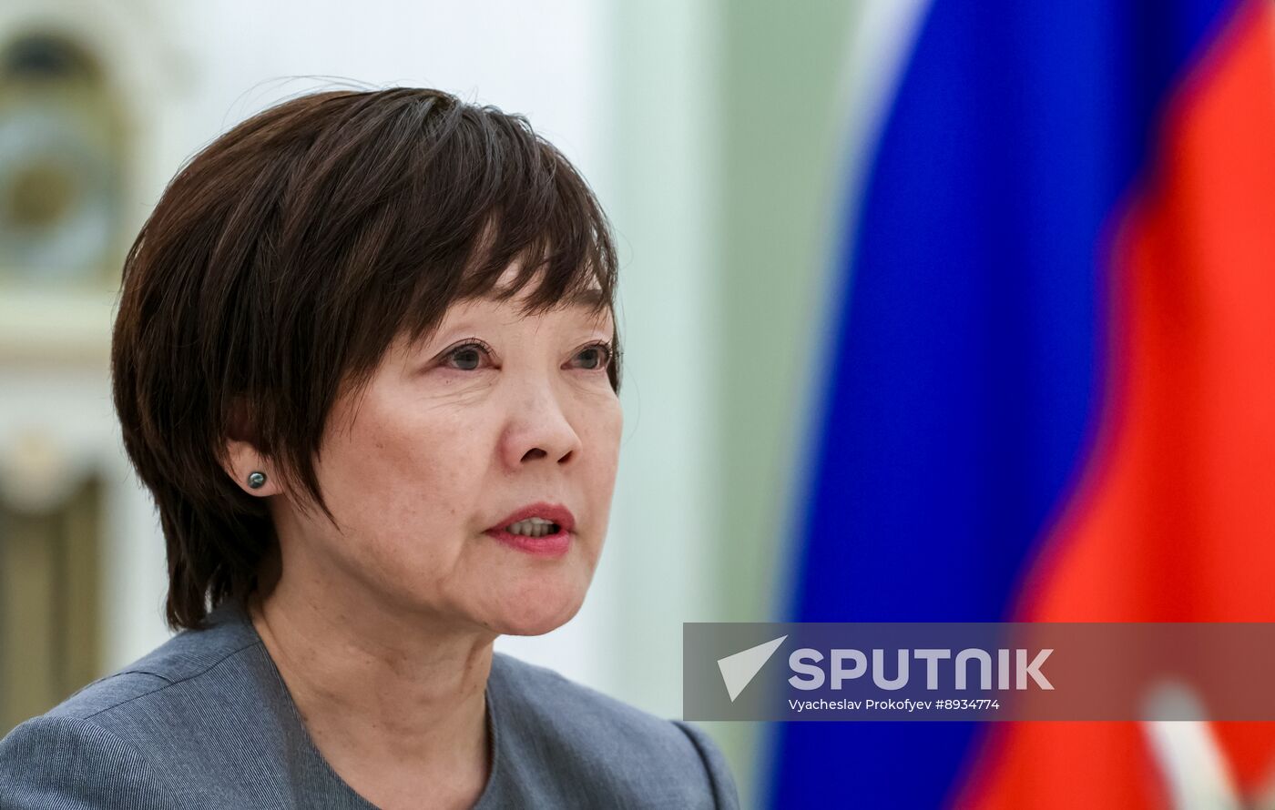 Russia Putin Former Japanese PM Widow