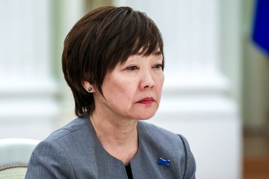 Russia Putin Former Japanese PM Widow