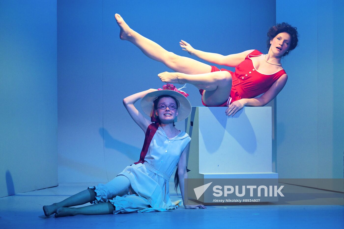 Russia Theatre Duel