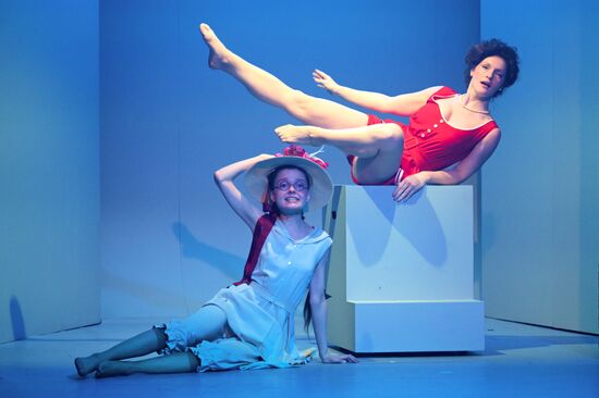 Russia Theatre Duel