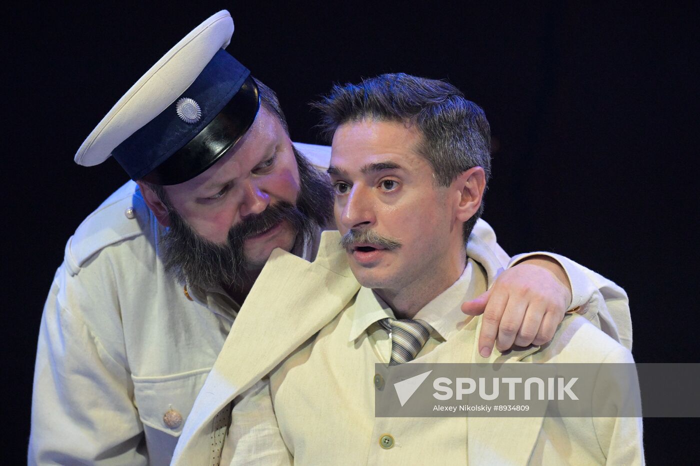 Russia Theatre Duel
