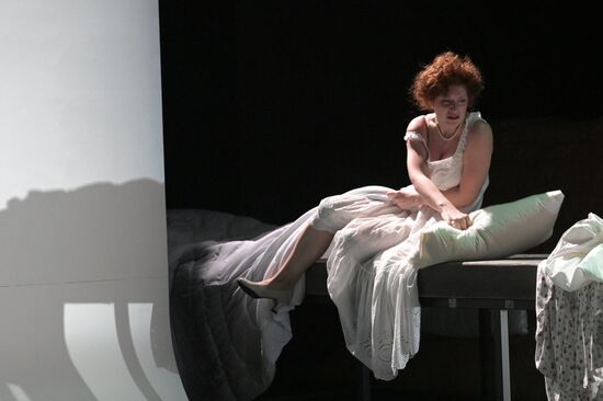 Russia Theatre Duel