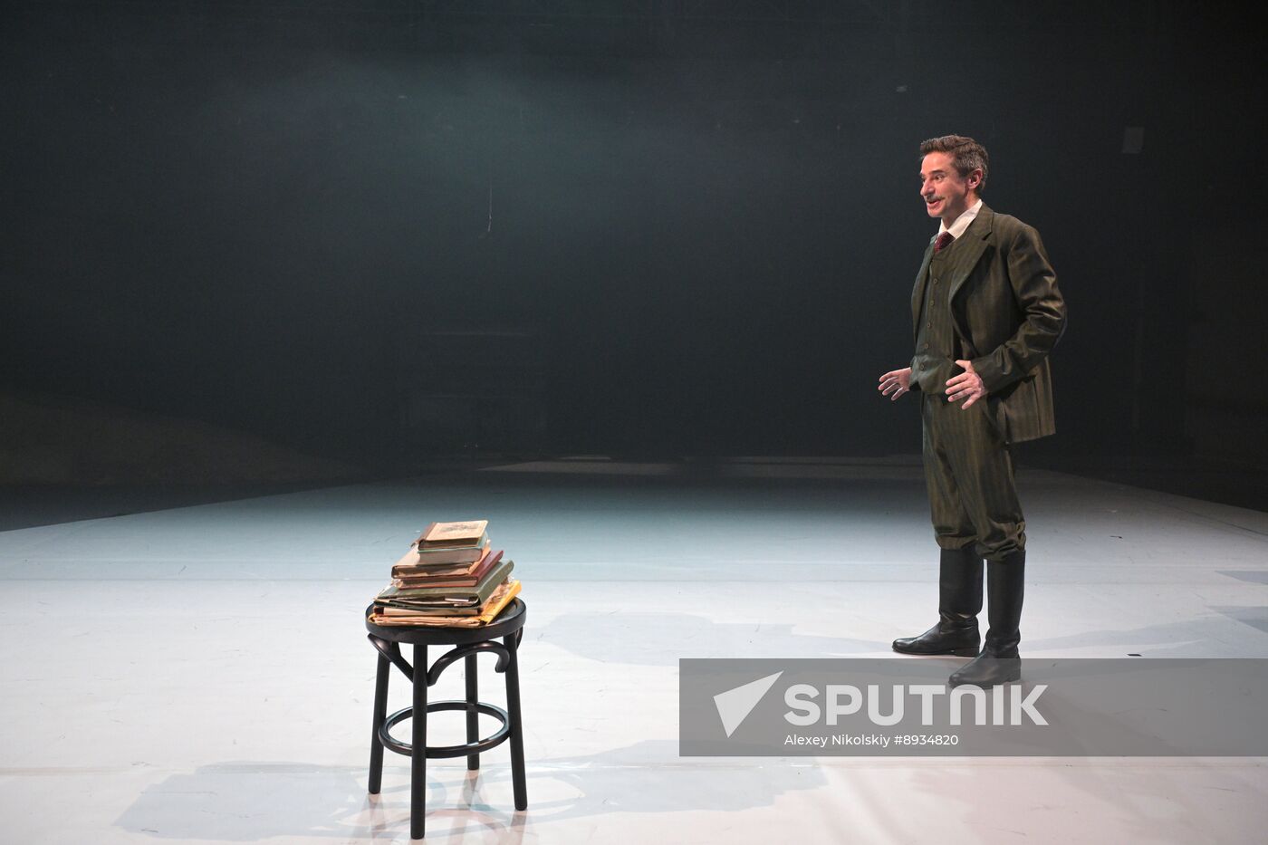 Russia Theatre Duel