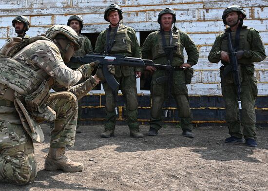 Russia Ukraine Military Operation Troops Training