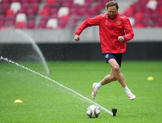 Belarus Soccer Friendly Russia Training