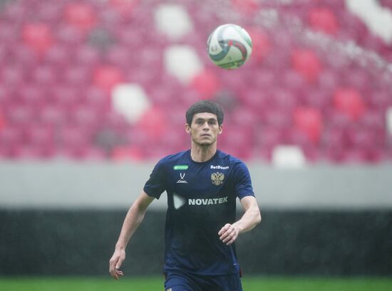 Belarus Soccer Friendly Russia Training