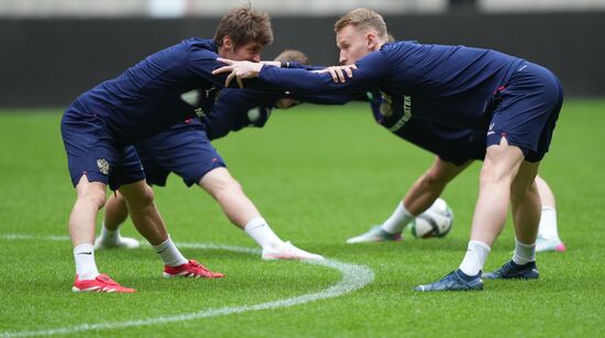 Belarus Soccer Friendly Russia Training