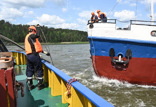 Russia Siberia Chain Steam Tow