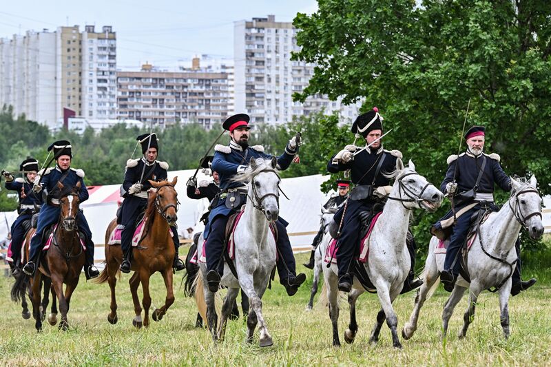 Russia Historical Festival Emperors Standoff