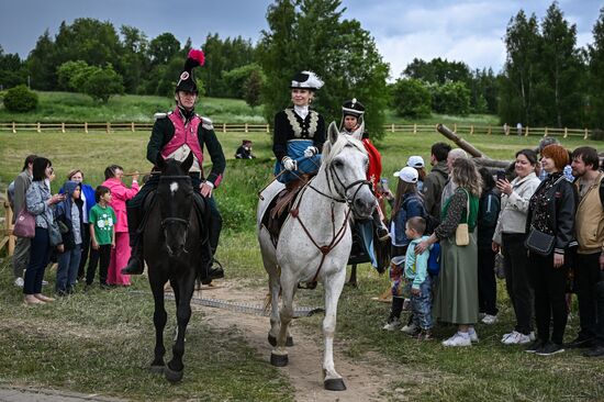 Russia Historical Festival Emperors Standoff