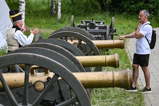 Russia Historical Festival Emperors Standoff
