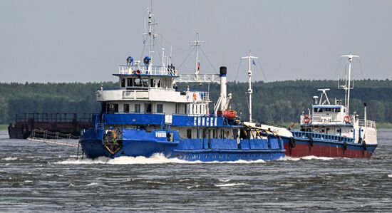Russia Siberia Chain Steam Tow