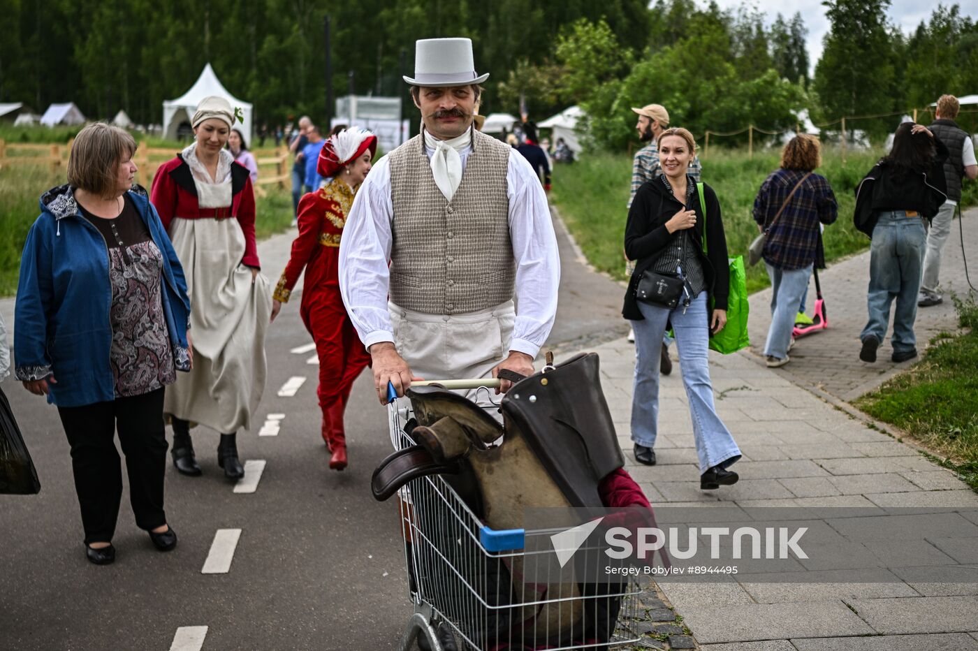 Russia Historical Festival Emperors Standoff