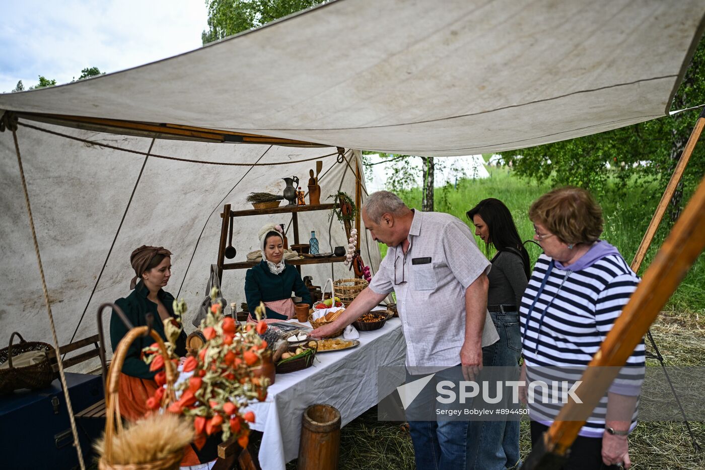 Russia Historical Festival Emperors Standoff