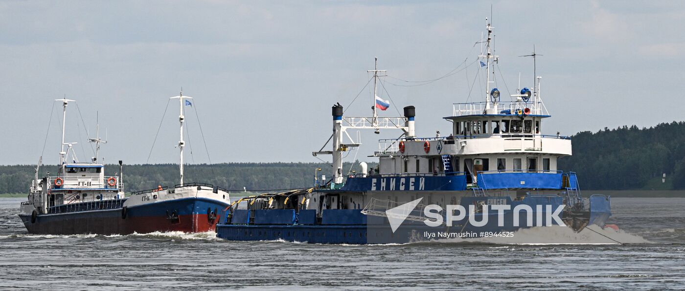 Russia Siberia Chain Steam Tow