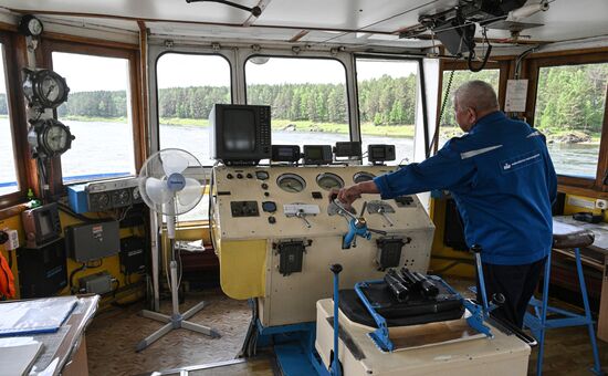 Russia Siberia Chain Steam Tow