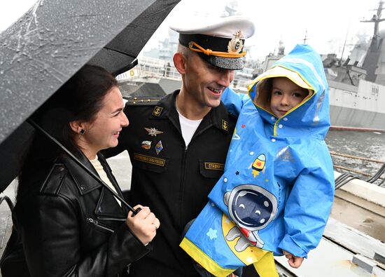 Russia Navy Warships Returning
