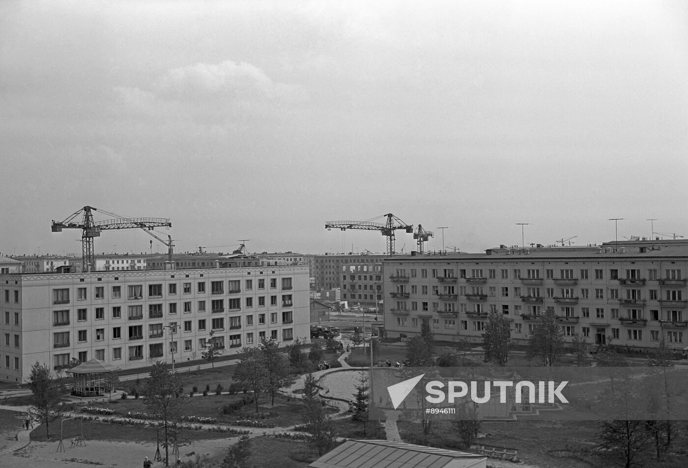 Construction of 9th residential district of Moscow's Novye Cheryomushki neighborhood