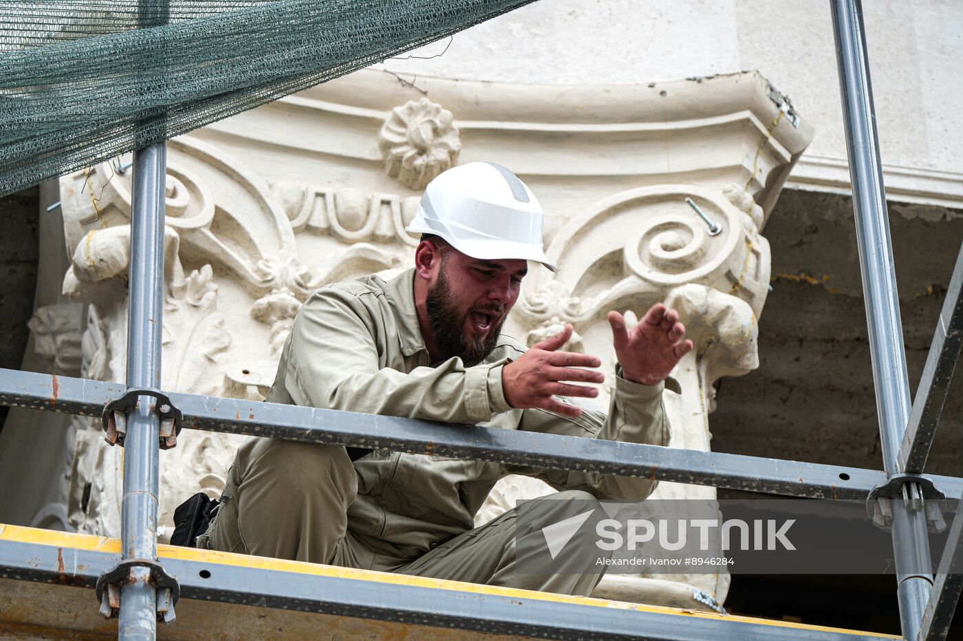Russia DPR Theatre Rebuilding