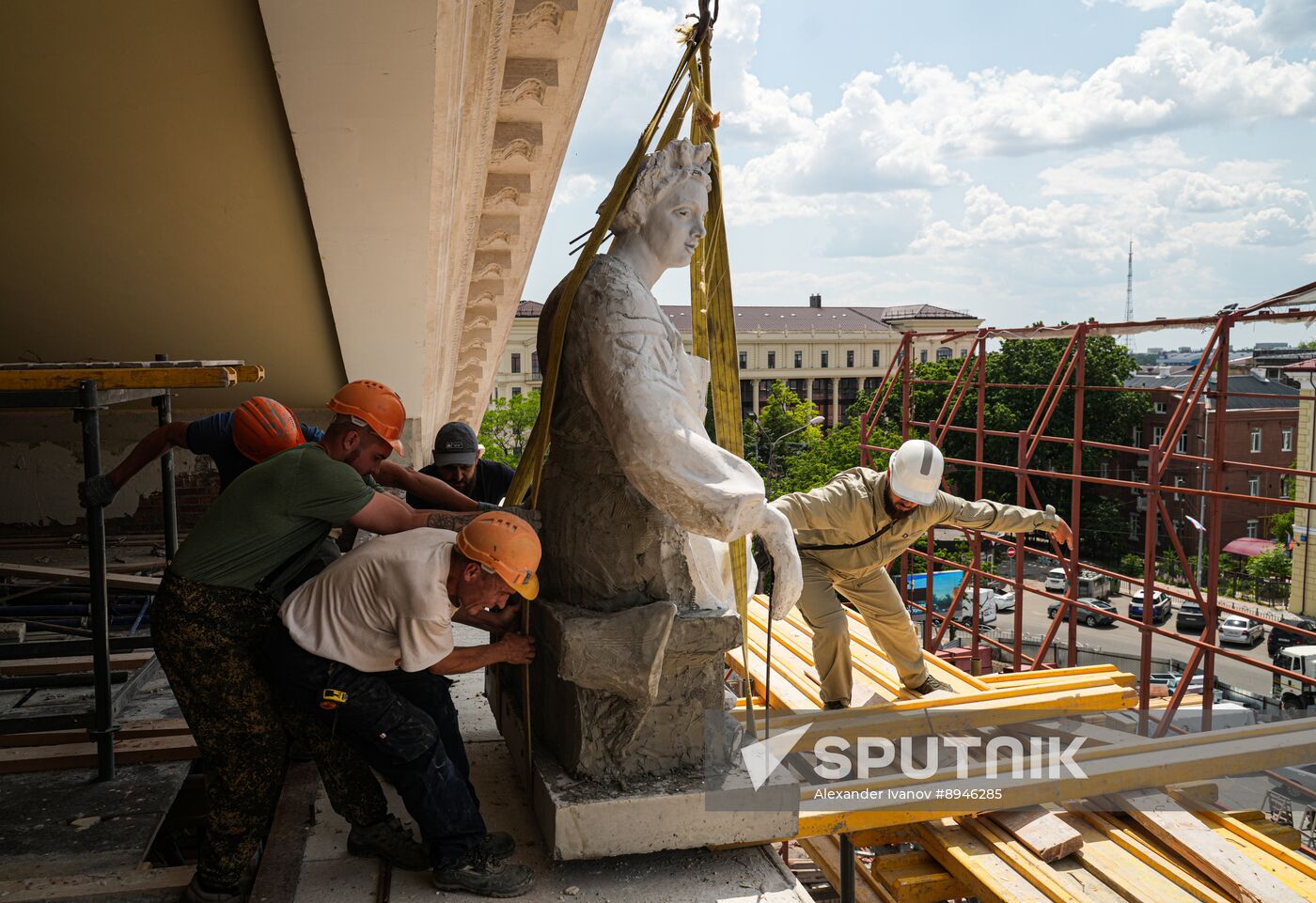 Russia DPR Theatre Rebuilding