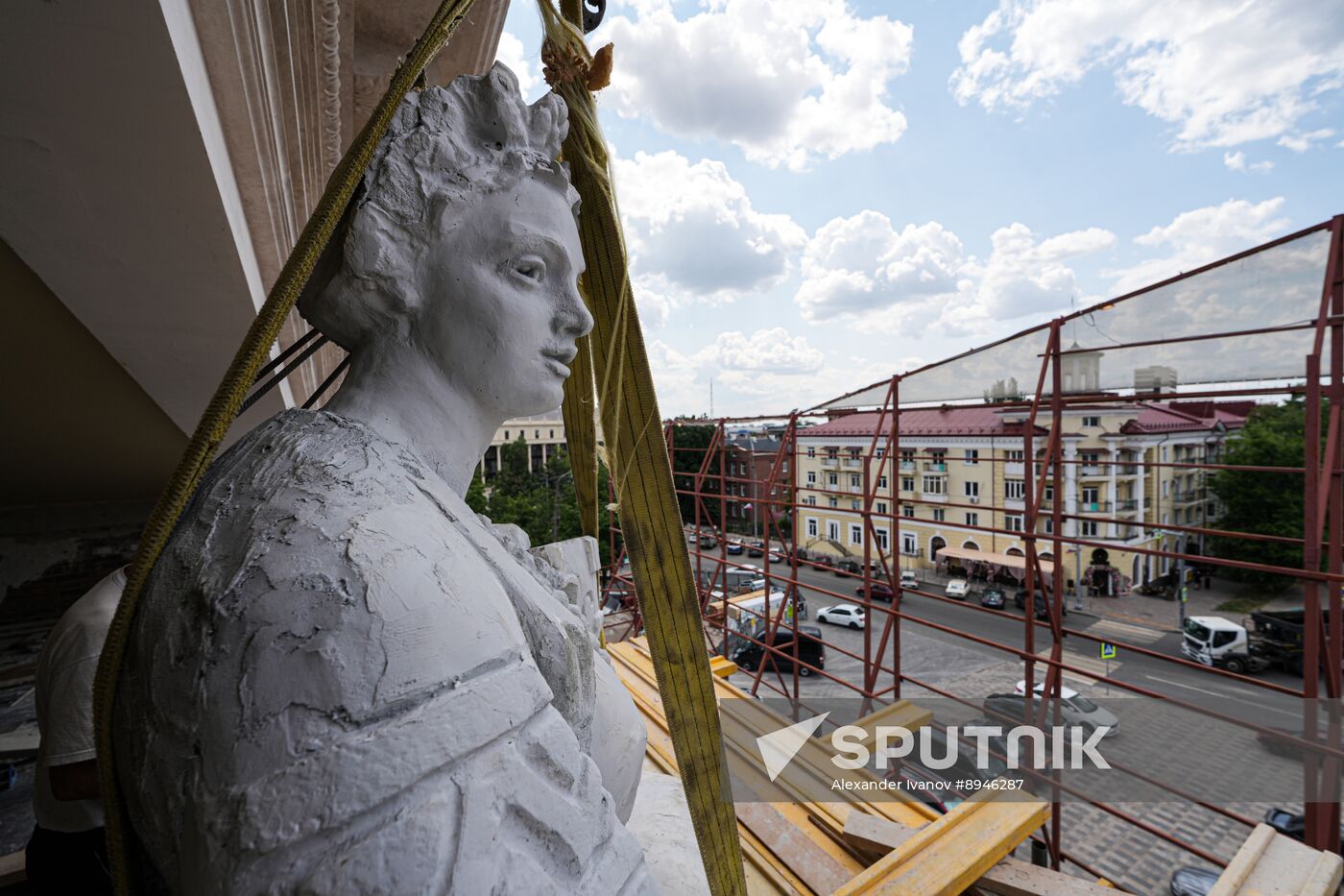 Russia DPR Theatre Rebuilding