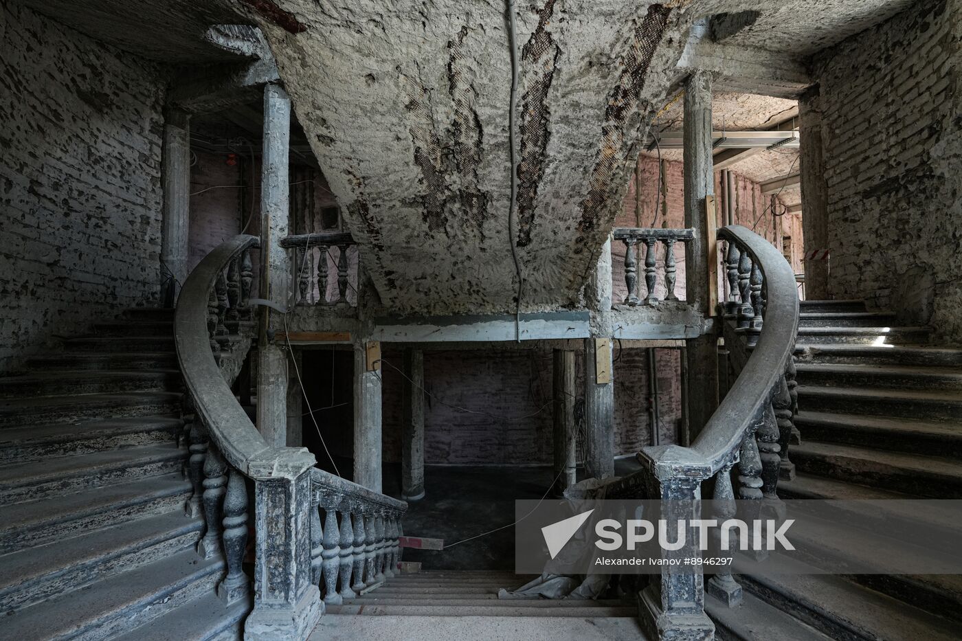 Russia DPR Theatre Rebuilding