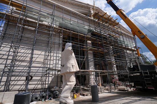 Russia DPR Theatre Rebuilding