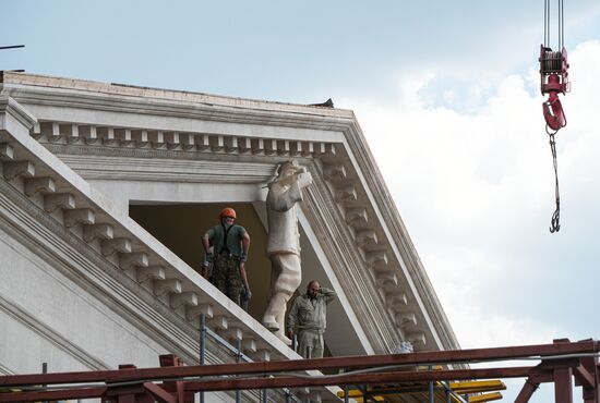 Russia DPR Theatre Rebuilding