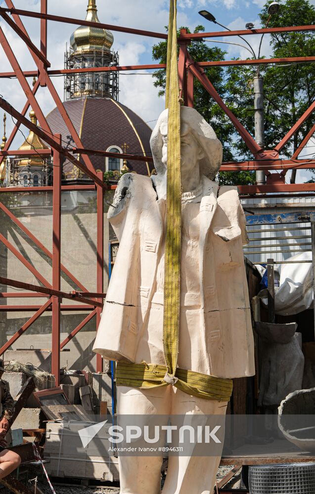 Russia DPR Theatre Rebuilding