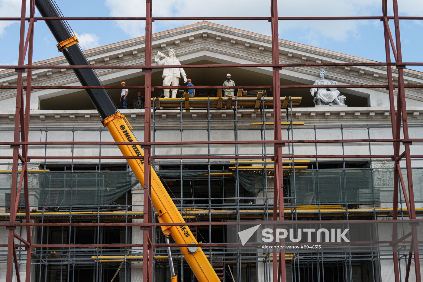 Russia DPR Theatre Rebuilding