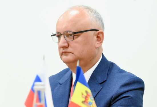 SPIEF-2025. Meeting of Moldovan Party of Socialists leader I. Dodon and Russian Economic Development Minister M. Reshetnikov