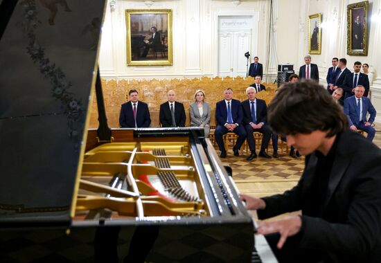 Russia Putin St Petersburg Conservatory