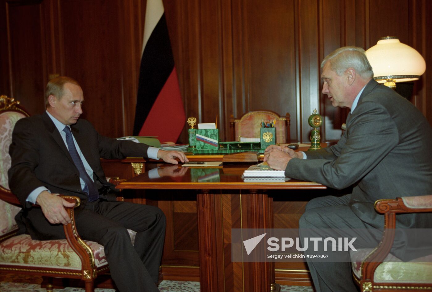 Vladimir Putin and Leonid Drachevsky at the Kremlin