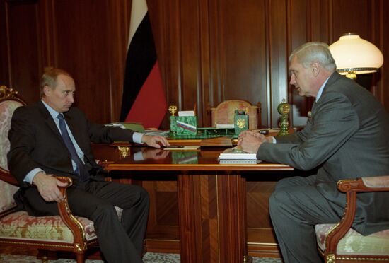 Vladimir Putin and Leonid Drachevsky at the Kremlin