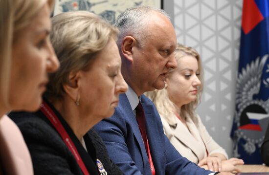 SPIEF-2025. Meeting of Moldovan Party of Socialists leader I. Dodon and Russian Energy First Deputy Minister P. Sorokin