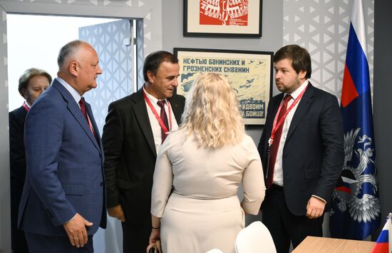 SPIEF-2025. Meeting of Moldovan Party of Socialists leader I. Dodon and Russian Energy First Deputy Minister P. Sorokin