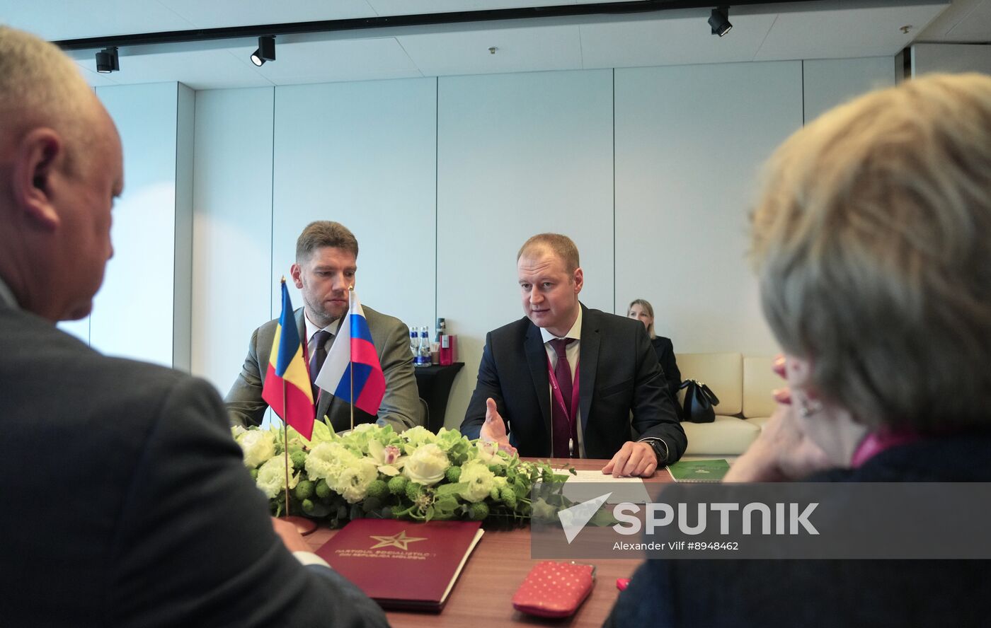 SPIEF-2025. Meeting of Moldovan Party of Socialists leader I. Dodon and Russian Agriculture Deputy Ministers A. Razin and M. Markovich