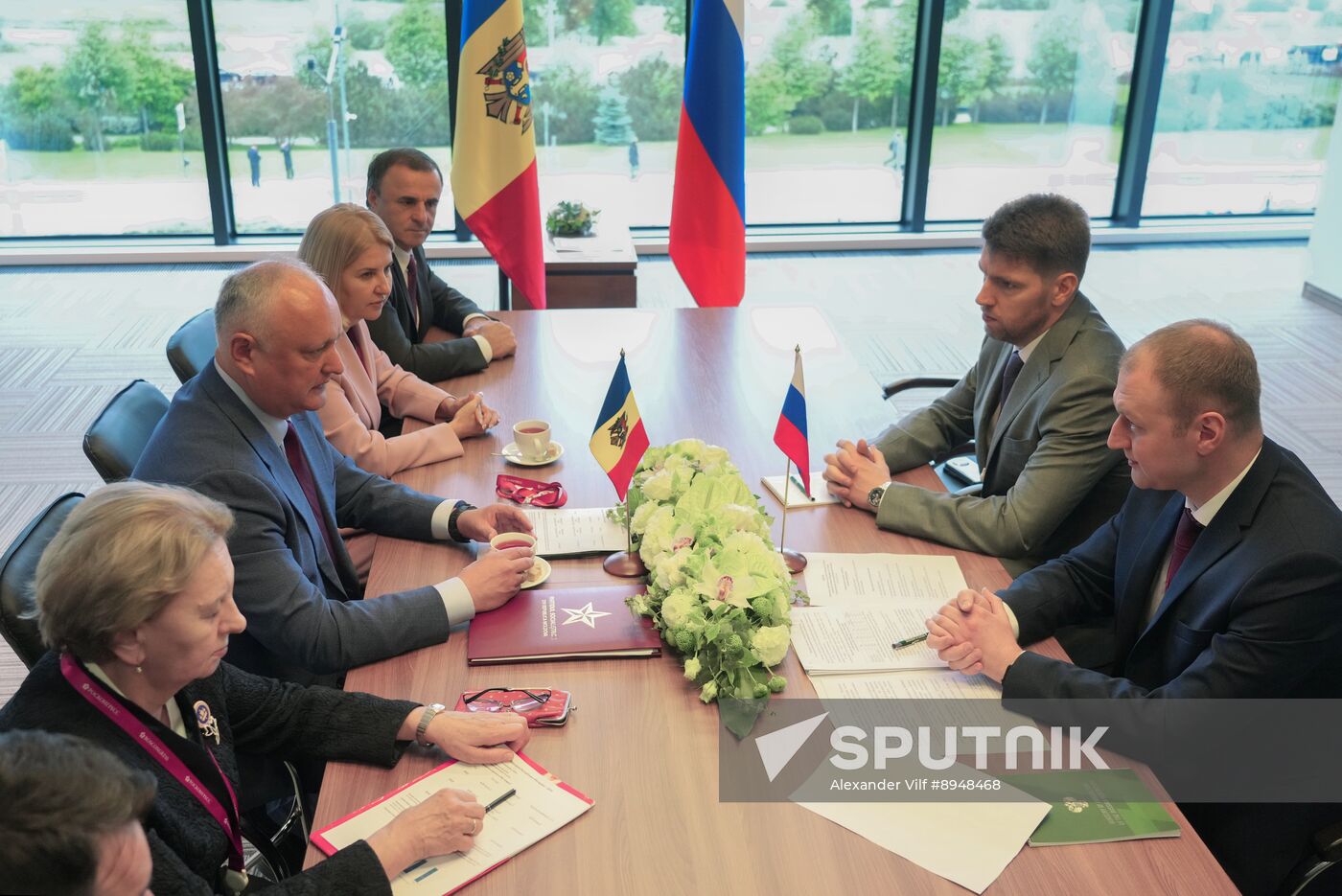 SPIEF-2025. Meeting of Moldovan Party of Socialists leader I. Dodon and Russian Agriculture Deputy Ministers A. Razin and M. Markovich