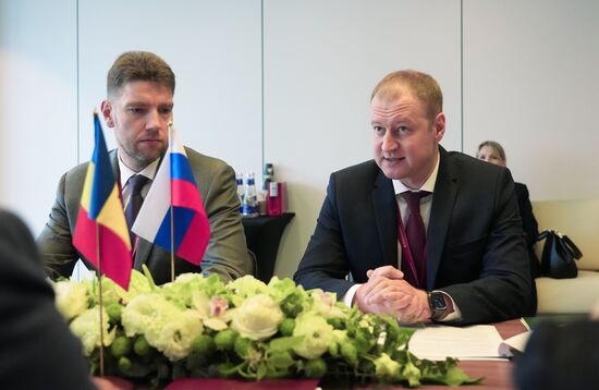SPIEF-2025. Meeting of Moldovan Party of Socialists leader I. Dodon and Russian Agriculture Deputy Ministers A. Razin and M. Markovich
