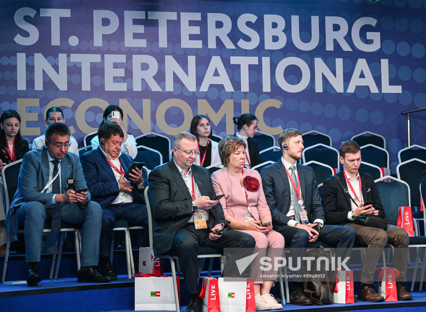 SPIEF-2025. Russia and the Arab World: New Decision-Making Centres in the Global Arena