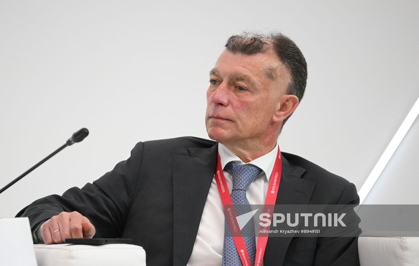 SPIEF-2025. A New Perspective on Productivity: Adaptation and Growth in a Changing World