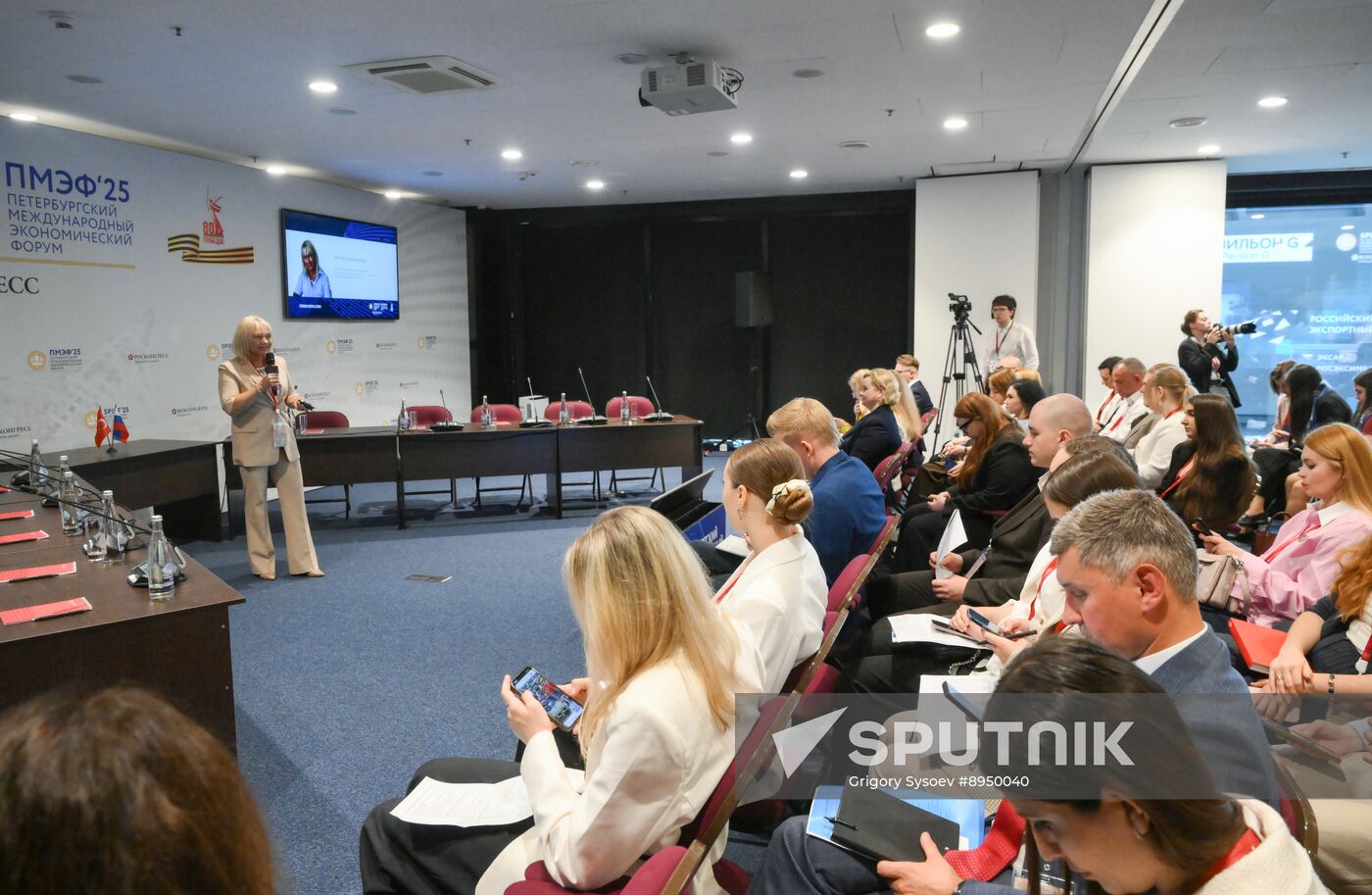 SPIEF-2025. A Masterclass in Cross-Cultural Negotiation: the Students Take on the Experts