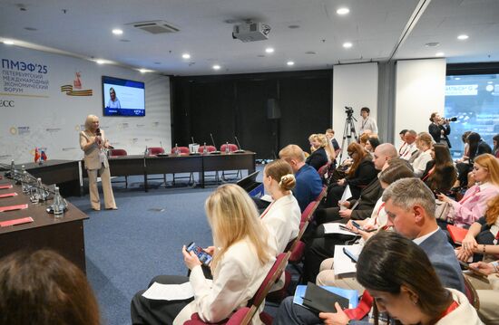 SPIEF-2025. A Masterclass in Cross-Cultural Negotiation: the Students Take on the Experts