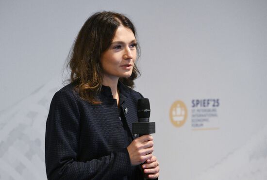 SPIEF-2025. A Masterclass in Cross-Cultural Negotiation: the Students Take on the Experts