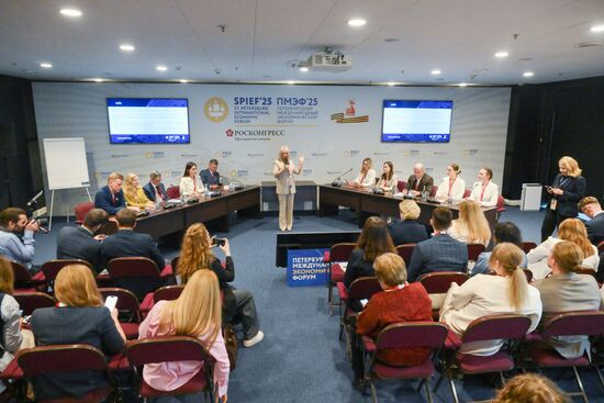SPIEF-2025. A Masterclass in Cross-Cultural Negotiation: the Students Take on the Experts